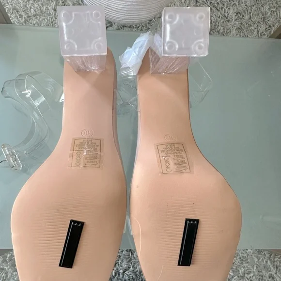 AKIRA Nude clear block heels ✨ - Picture 5 of 6